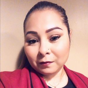 Meet your Posher, Esmeralda